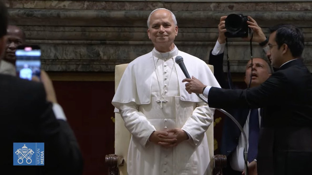 Папа Лав XIV угостио филмске ствараоце – међу њима и Емир Кустурица