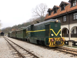 Брза трака