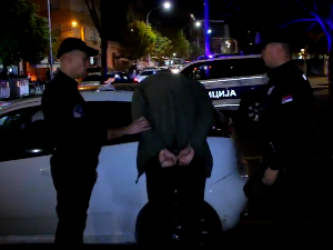 Екипа РТС-а у потери са Интервентном: Чим бежи, има нешто недозвољено