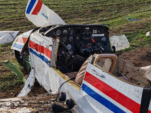 У стабилном стању пилот повређен приликом пада спортског авиона, наставља се увиђај код Суботице