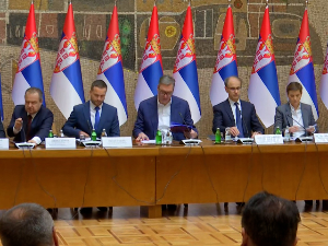 Почела седница Владе Србије о НИС-у, присуствује председник Вучић 