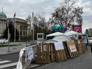 Дијана Хрка 16. дан штрајкује глађу, раскрсница код Скупштине није блокирана