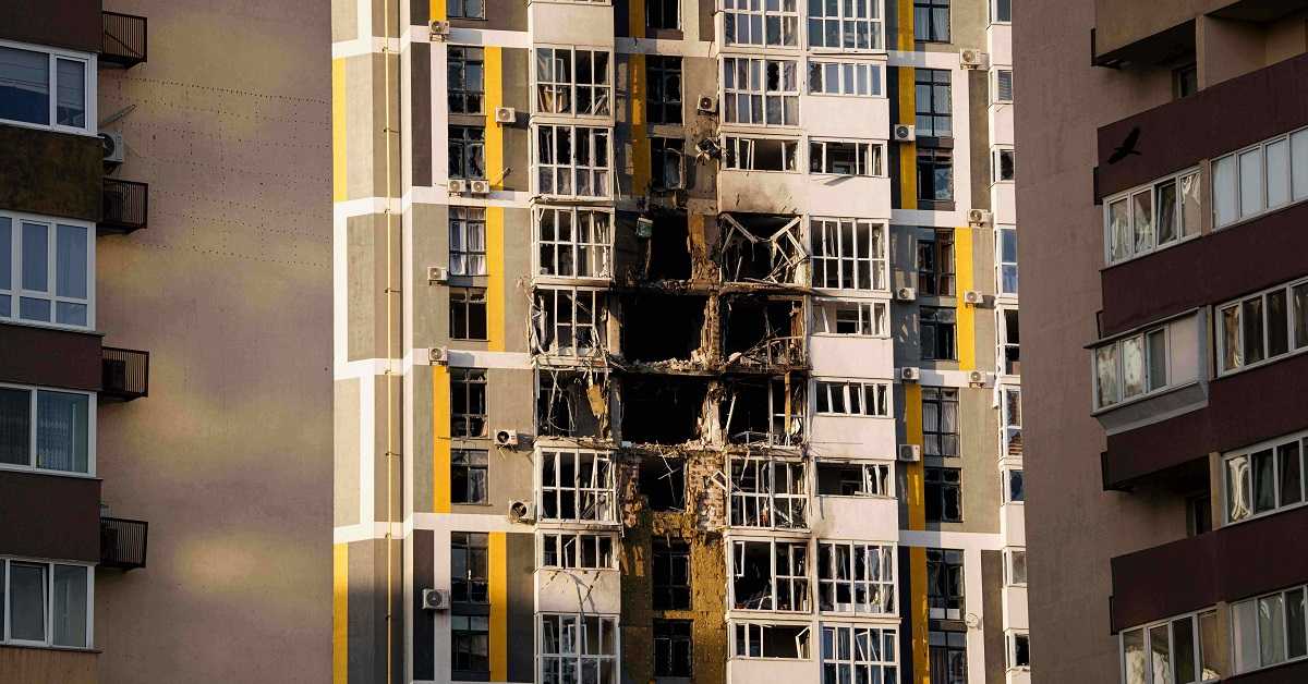 Русија ФПВ дроновима напала Никопољски округ; Макрон: Надам се миру у Украјини пре 2027. године