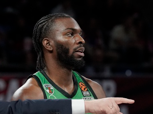 Кошаркаш Олимпијакоса Кинан Еванс успешно оперисан