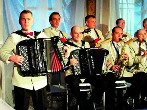 У гостима код...