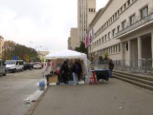 Миломир Јаћимовић девети дан штрајкује глађу испред Бановине, његов син приведен