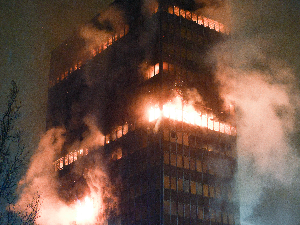 Велики пожар у Загребу – гори пословна зграда, ватру од синоћ гаси готово 100 ватрогасаца