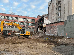 Обрушио се зид куће поред градилишта на Врачару