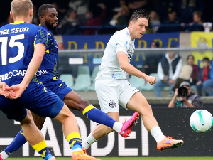 Интер се спасао у судијској надокнади - Верона тоне све дубље Интер се спасао у судијској надокнади - Верона тоне све дубље