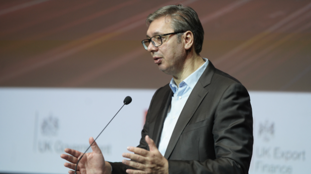 Вучић: Знам за три партнера са којима Руси преговарају о продаји свог дела НИС-а