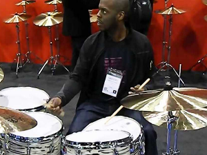 Биг бенд РТС и Грегори Хачинсон 