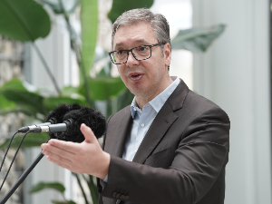 Вучић: Знам за три партнера са којима Руси преговарају о НИС-у, не можемо да инсистирамо на праву прече куповине