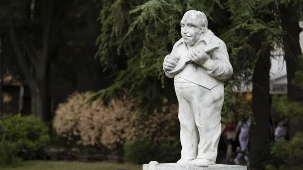 Romano Them: Златна тамбурица Јанике Балажа