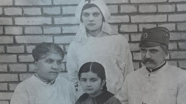 Родославци: Тешки драги путеви