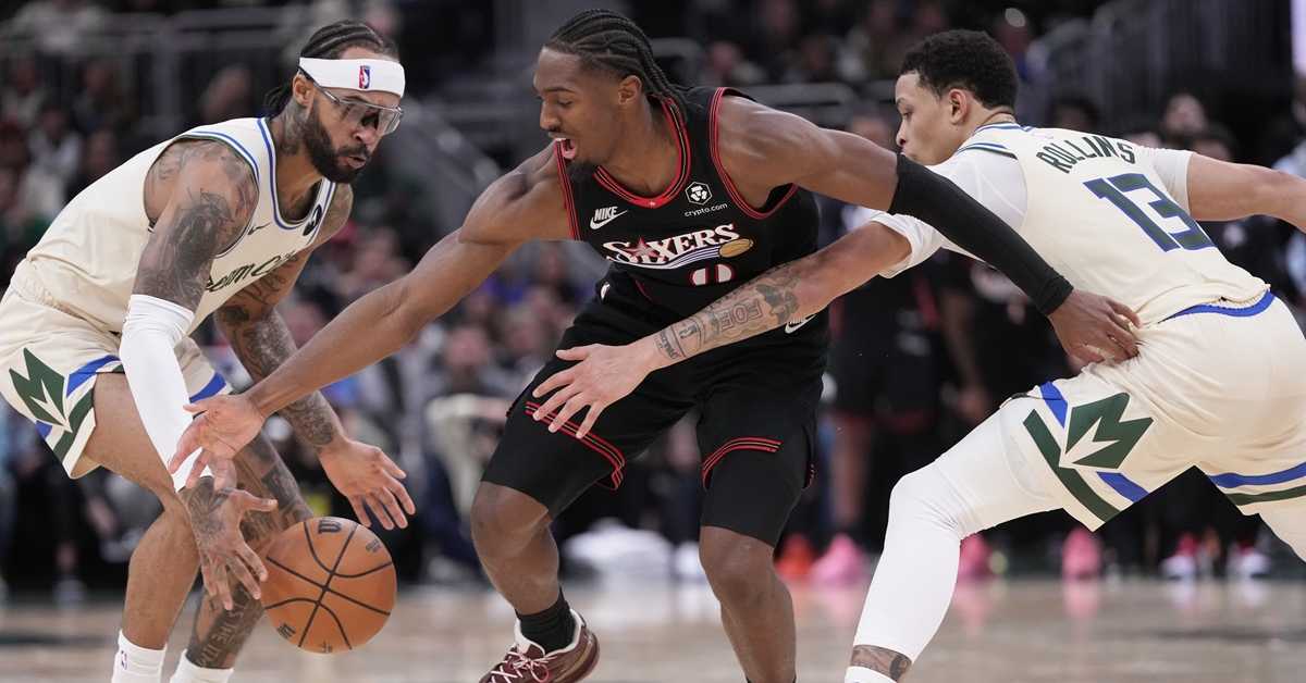 Партија каријере Тајриса Максија за победу Севентисиксерса у Милвокију