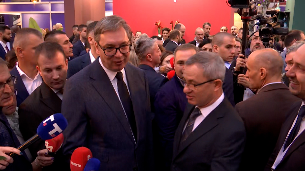 Вучић о НИС-у: Разговарао сам са Американцима, желе да виде детаље уговора - за 48 сати више информација