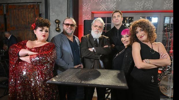 На вечери код Јелене група 