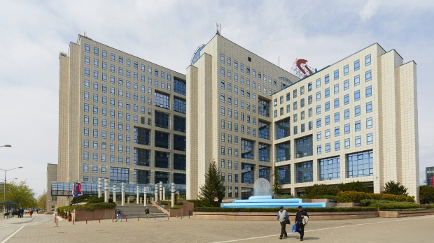 НИС чека лиценцу – разговори се настављају, Американци на потезу