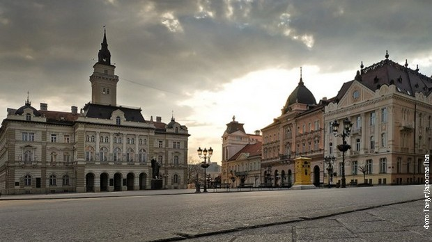 На три воде: Јутарњи програм из три студија