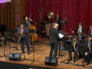 Кад се музиком преноси страст: Луис Бониља наступио са Биг Бендом РТС-а