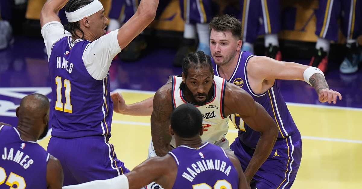 Дончић са 43 поена показао ко је газда Лос Анђелеса, Богдановић због повреде није играо