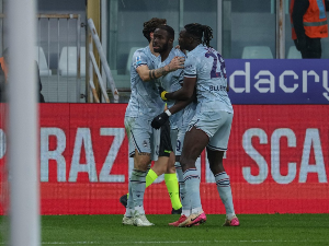 Парма није издржала са играчем мање, Ђенова бежи од зоне 