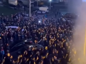 Навијачи Партизана испред 