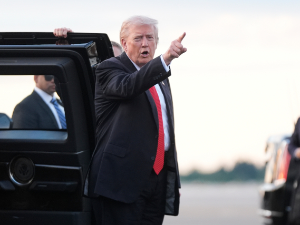 Трамп: Ваздушни простор изнад и око Венецуеле у потпуности затворен