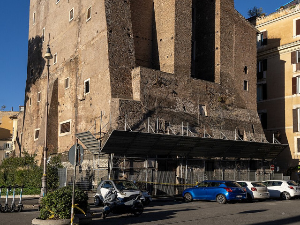 Урушио се део куле Торе деи Конти у Риму, четворо повређених