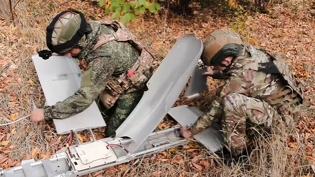 Кијев: Погођена рафинерија нафте у Саратовској области; Москва: Војска напредује у Покровску и у региону Купјанска