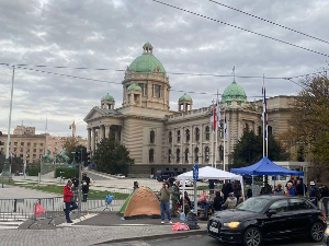 Јутро мирно после ноћашњих инцидената код Скупштине, саобраћај нормализован