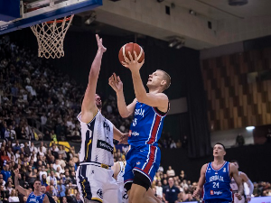 Уметнички дојам на страну, Србија изрударила победу у Сарајеву