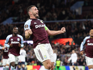 Шкотски фудбалер Џон Мекгин продужио уговор са Астон Вилом до јуна 2028.