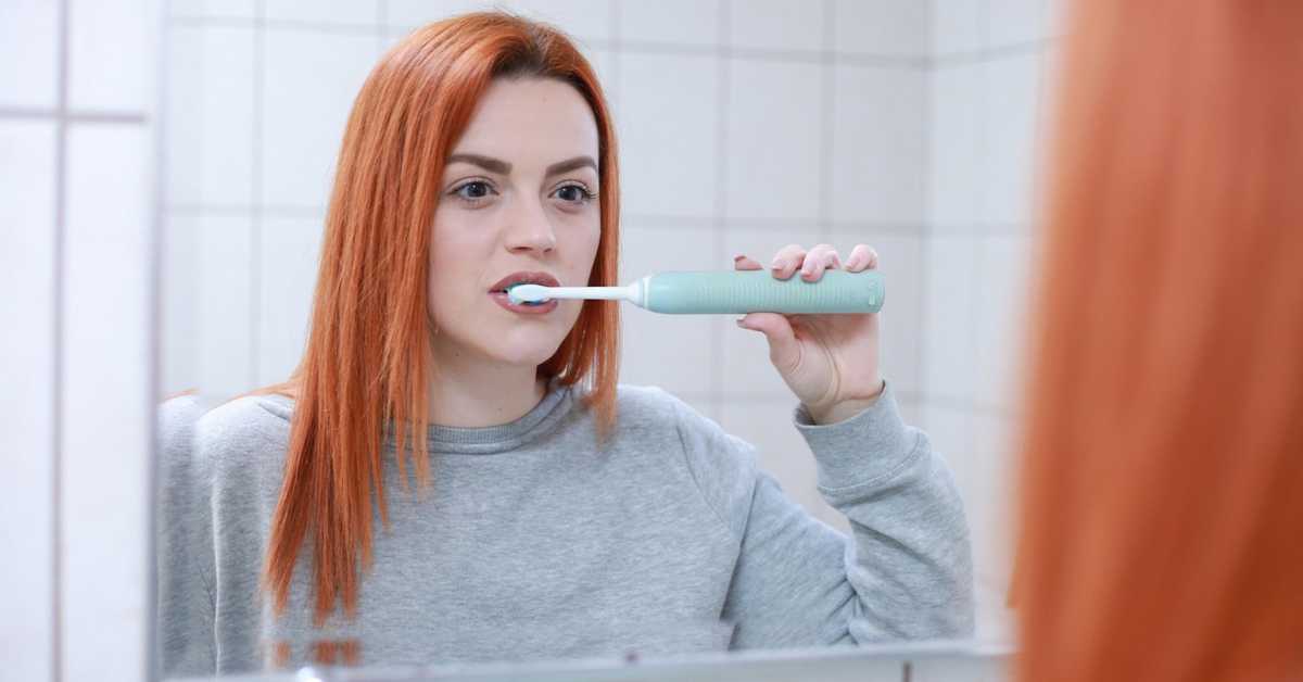 Како болести десни и каријес могу да повећају ризик од можданог удара