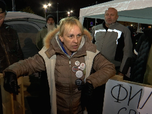 Дијана Хрка наставила штрајк глађу, саобраћај на раскрсници код Скупштине обустављен