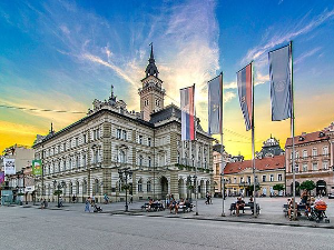 Јутарњи програм из три студија