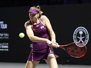 Пехар Завршног турнира наставио да измиче Сабаленки, шампионка је Рибакина