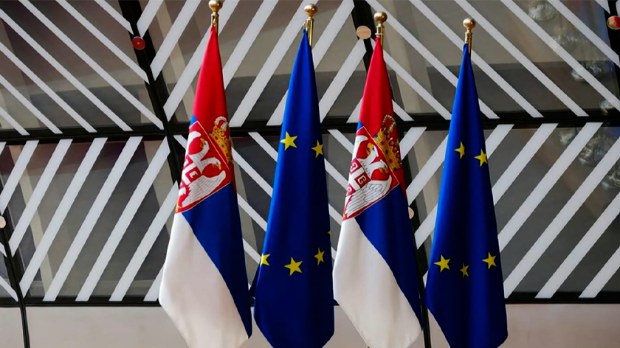 Јоксимовић: ЕУ воли штребере, Црна Гора и Албанија фаворити; Зечевић: Србији шанса уз санкције Русији