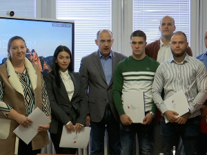 Још седам уговора за медицинске раднике који се враћају у Србију