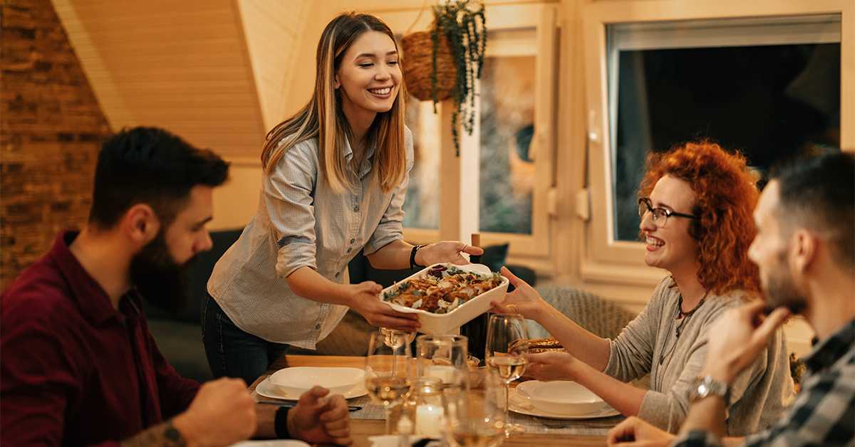 Једноставан мени, минималан стрес: савети врхунских кувара за вечеру у којој ће уживати чак и домаћин