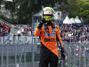 Норис победом на ВН Бразила одржава прво место у генералном пласману