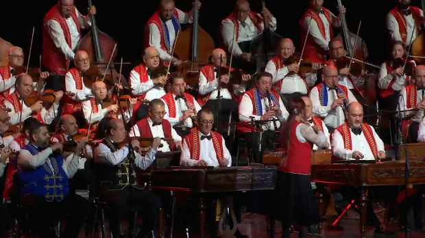 „Сто циганских виолина" традиционално одушевили публику у Центру „Сава“