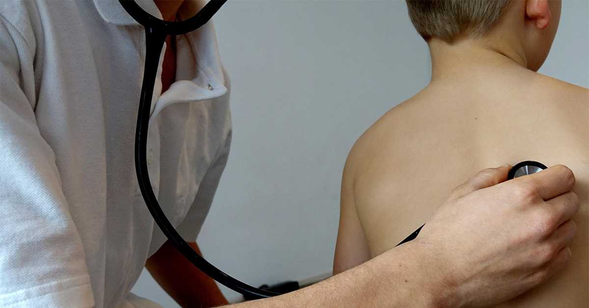 Педијатри добијају нови алат: онлајн курс СЗО и Уницефа помаже у препознавању последица загађења