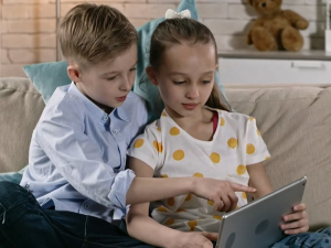 Деца и забрана коришћења друштвених мрежа – да ли би 