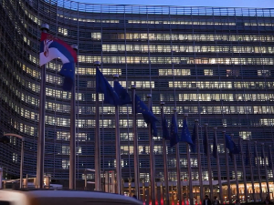 Вучић у Бриселу на радној вечери са Фон дер Лајеновом и Костом