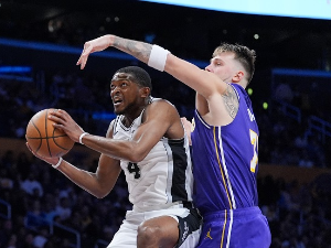 Спарси преко Лејкерса до полуфинала НБА купа, узалуд Дончићевих 35 поена