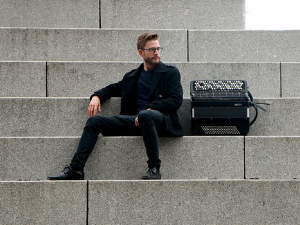 Век хармонике – Албум „Фикта” Јонаса Асгеира Асгеирсона