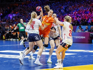 Норвежанке убедљиво до финала Светског првенства