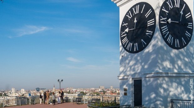 На три воде: Јутарњи програм из три студија