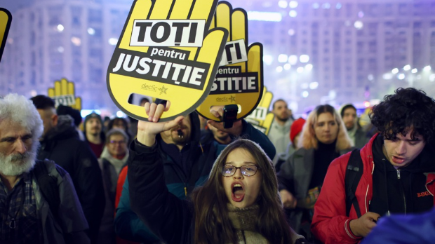 Протести у Румунији, грађани траже оставке кључних званичника правосуђа